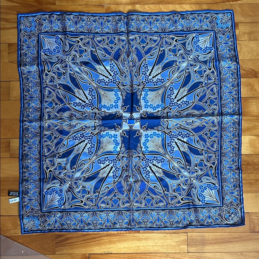 Liberty Ianthe 70 x 70cm Silk Twill Scarf
